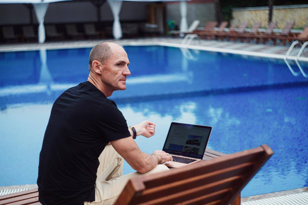 Решение, действие, результат — вечный цикл успеха poster